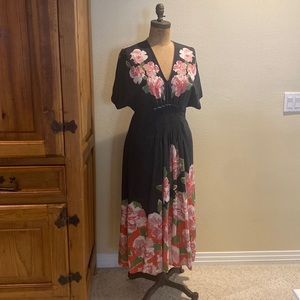 Flowey dress, easy wear, easy wash.